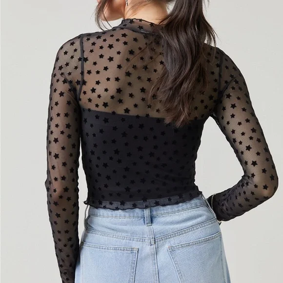 Francesca’s Jessi Velvet Long Sleeve Top Size S - Picture 2 of 4